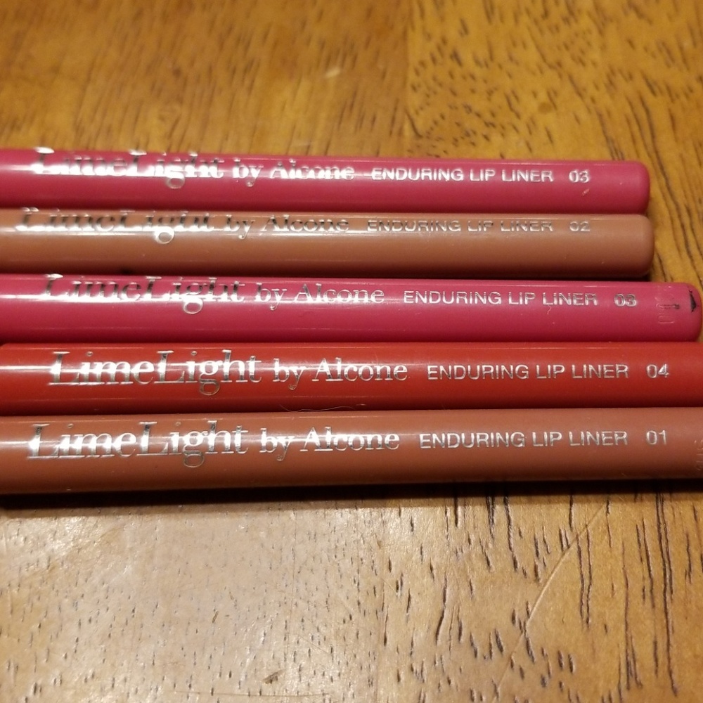 Limelight lip liner